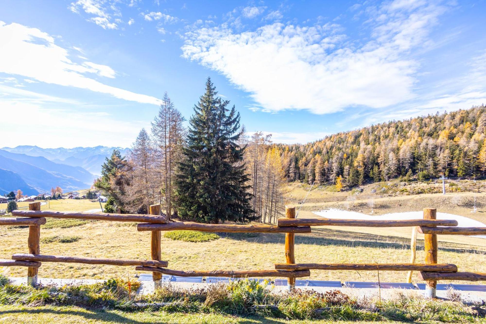 Le Coin Des Melezes - Nature & Trek - Camere In Baita Di Montagna Brusson Bagian luar foto