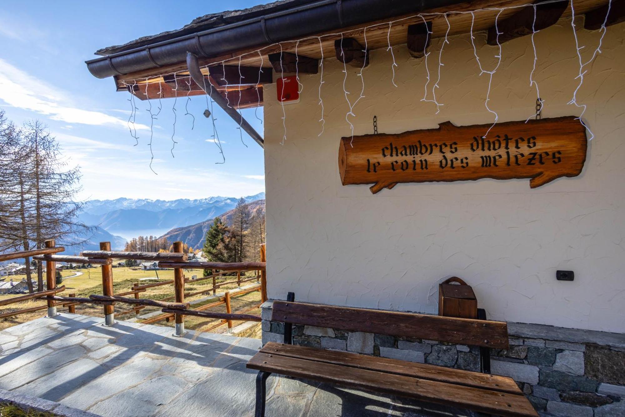 Le Coin Des Melezes - Nature & Trek - Camere In Baita Di Montagna Brusson Bagian luar foto