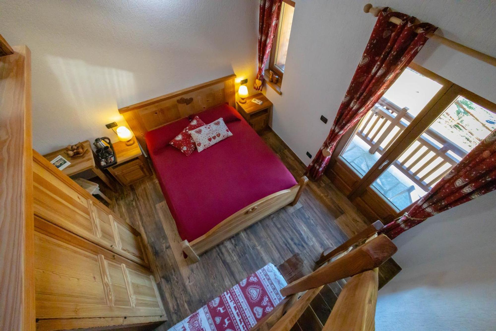 Le Coin Des Melezes - Nature & Trek - Camere In Baita Di Montagna Brusson Bagian luar foto