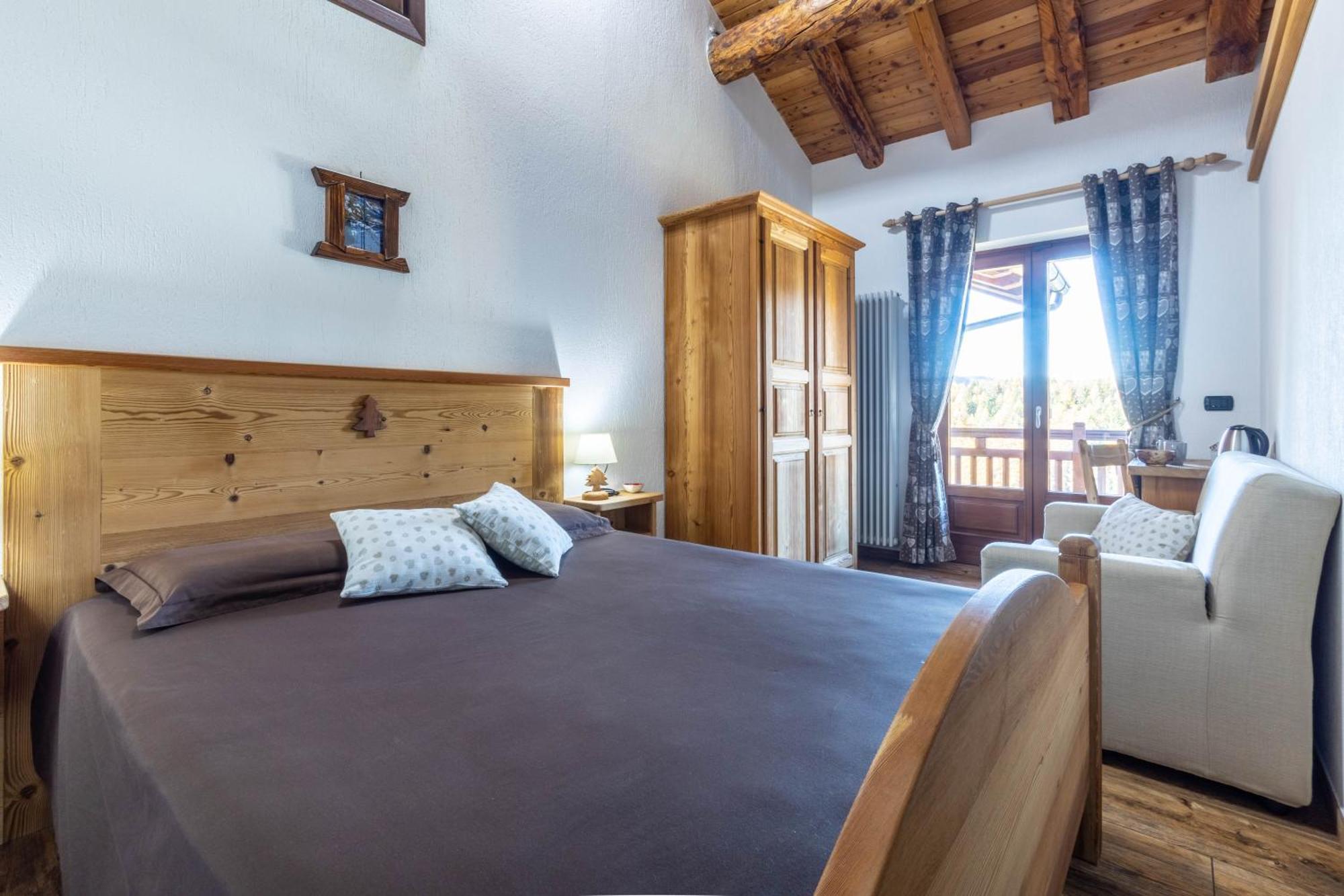 Le Coin Des Melezes - Nature & Trek - Camere In Baita Di Montagna Brusson Bagian luar foto