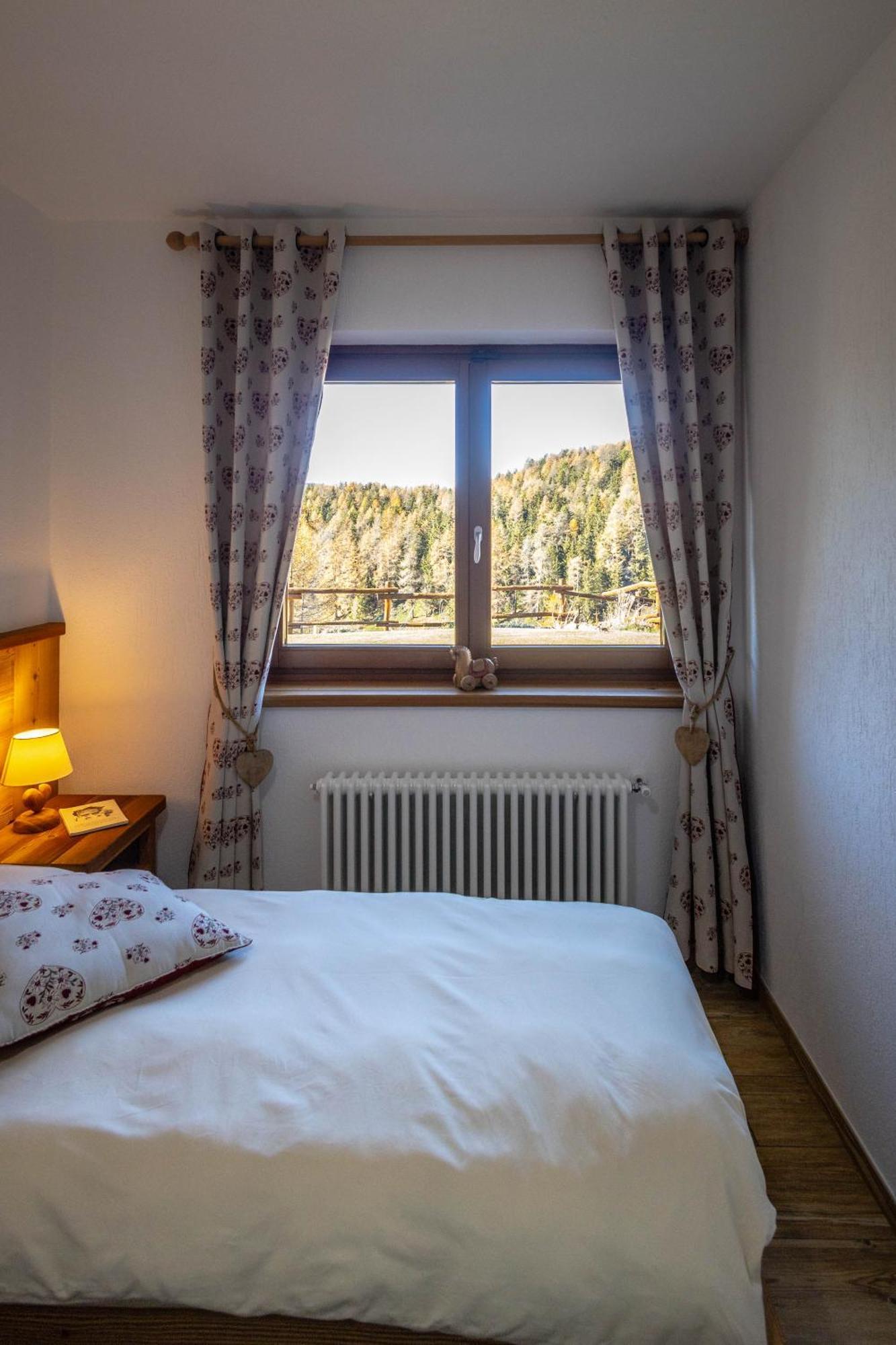 Le Coin Des Melezes - Nature & Trek - Camere In Baita Di Montagna Brusson Bagian luar foto